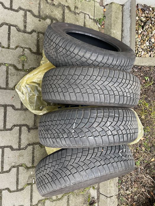 Sprzedam używane opony zimowe Bridgestone 195/65 R15