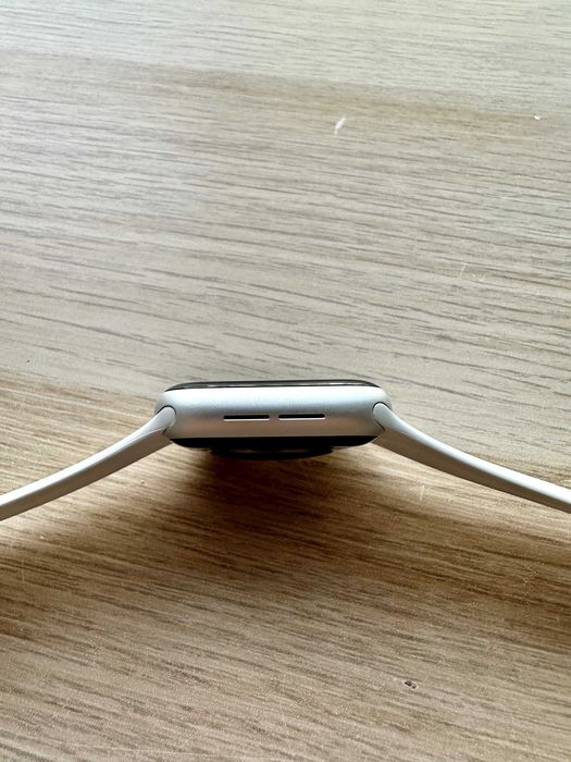 Apple Watch Series 5 40mm Srebrny – Na części