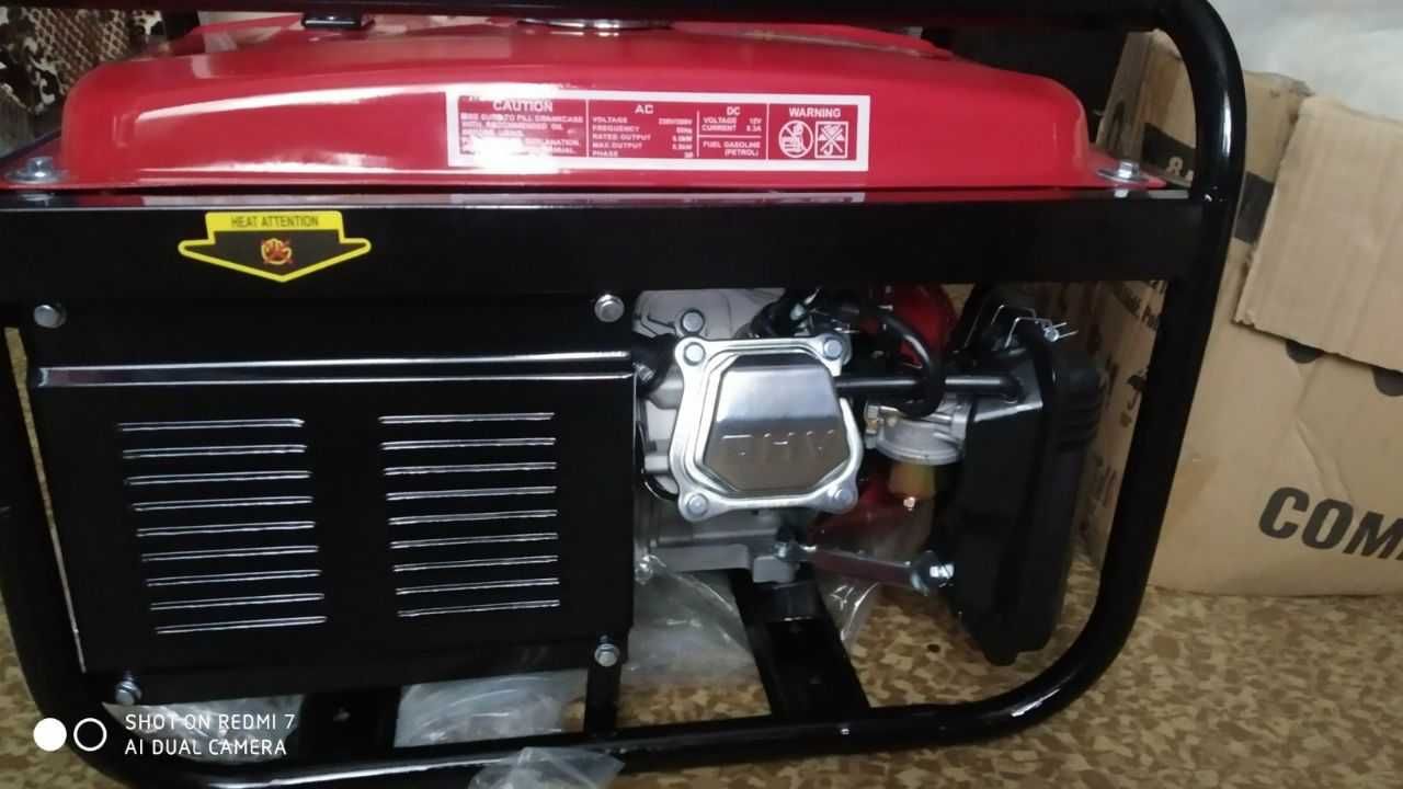 Генератор UltraToolz W8500 4-х тактный бензиновый 4.5 кВт 3-фазный