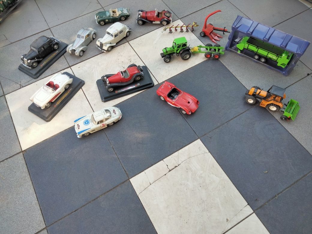 Vende-se vários carros miniaturas