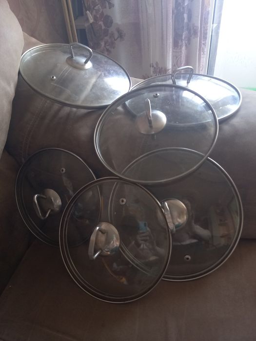 Крышки для кастрюль и сковородки.