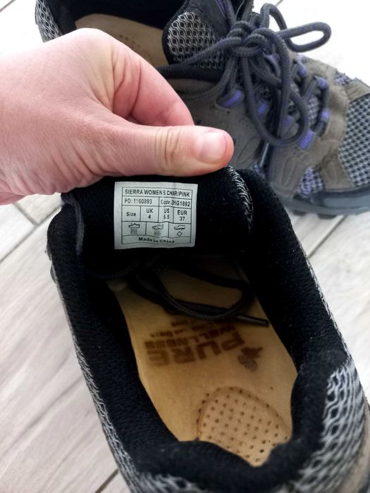 Віддам взуття 36-37 розмір