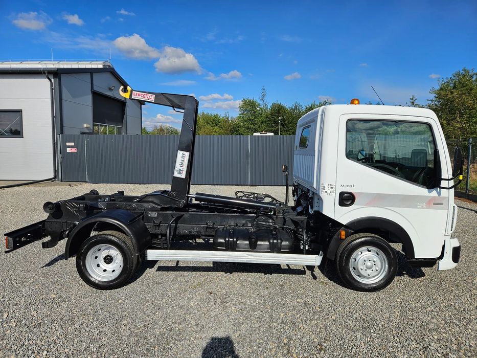 Renault Maxity 2.5 DCI 110KM/ Hakowiec / DMC 3.5T /