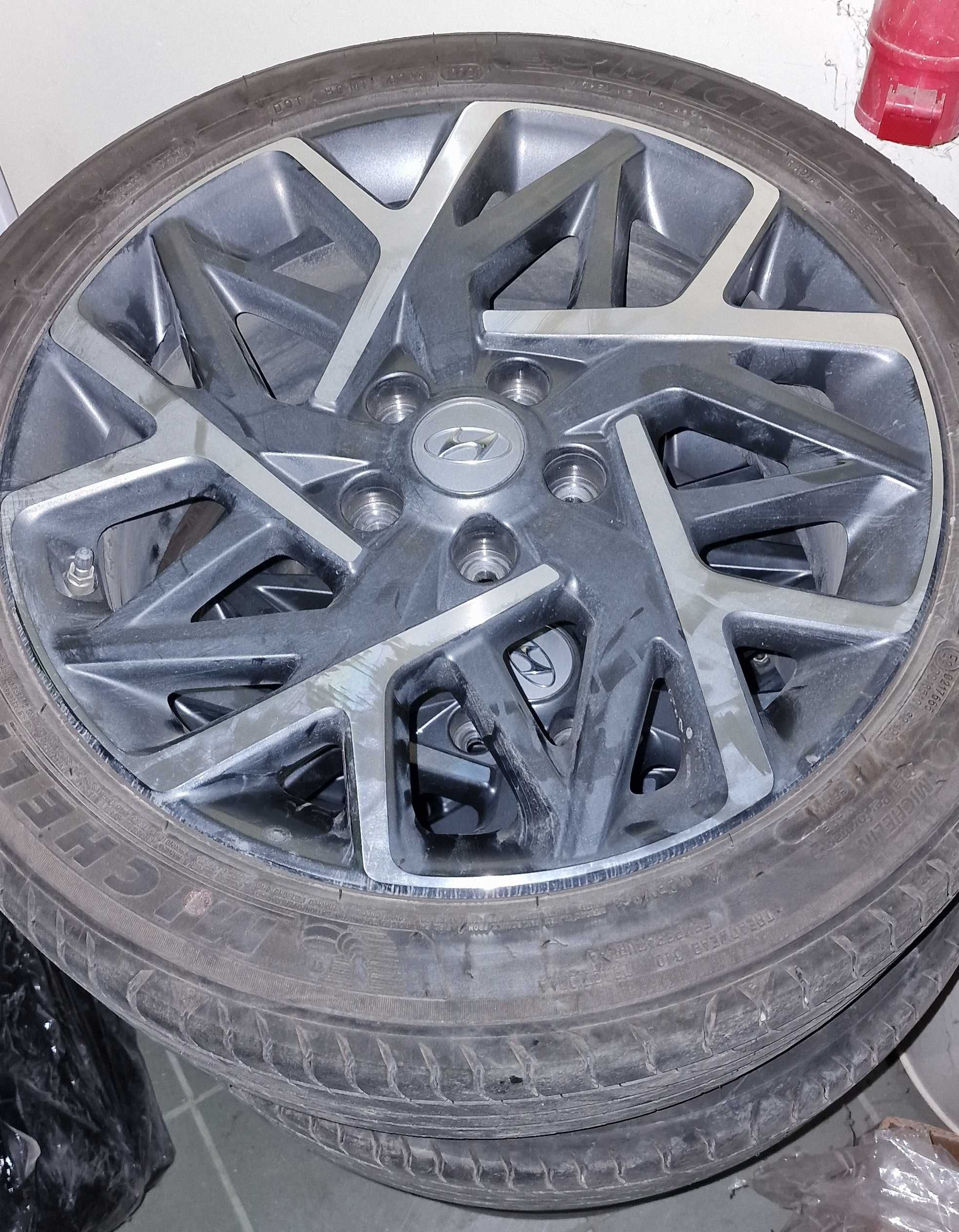 Sprzedam komplet felg wraz z oponami do Hundai Kona hybrid 2021