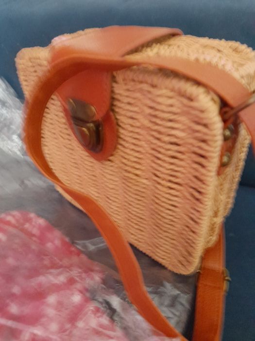 Torebka kuferek wiklinowy wyprzedaż