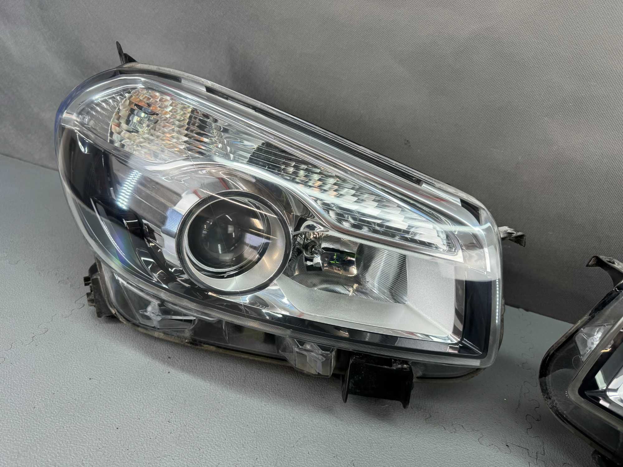 Nissan Qashqai J10 Lift FL Lampy Przód Przednie Lewa+Prawa Europa IGŁA