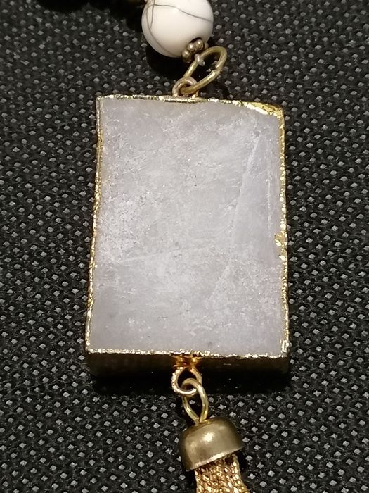 Bonito e elegante colar de contas com pingente em pedra Ágata