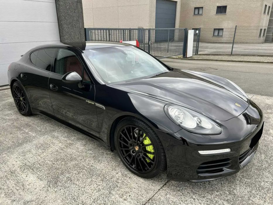 Porsche Panamera      2015