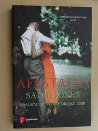 Afastado de Sadie Jones