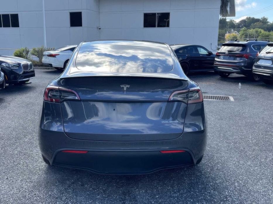 Tesla Model Y Performance      2023