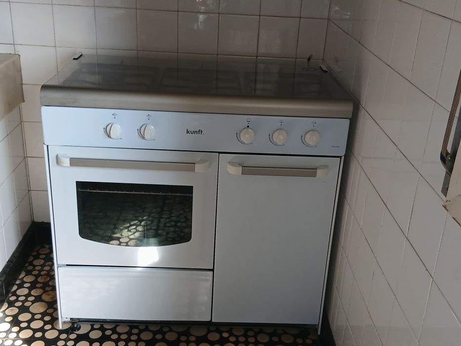 Fogão  a gás branco