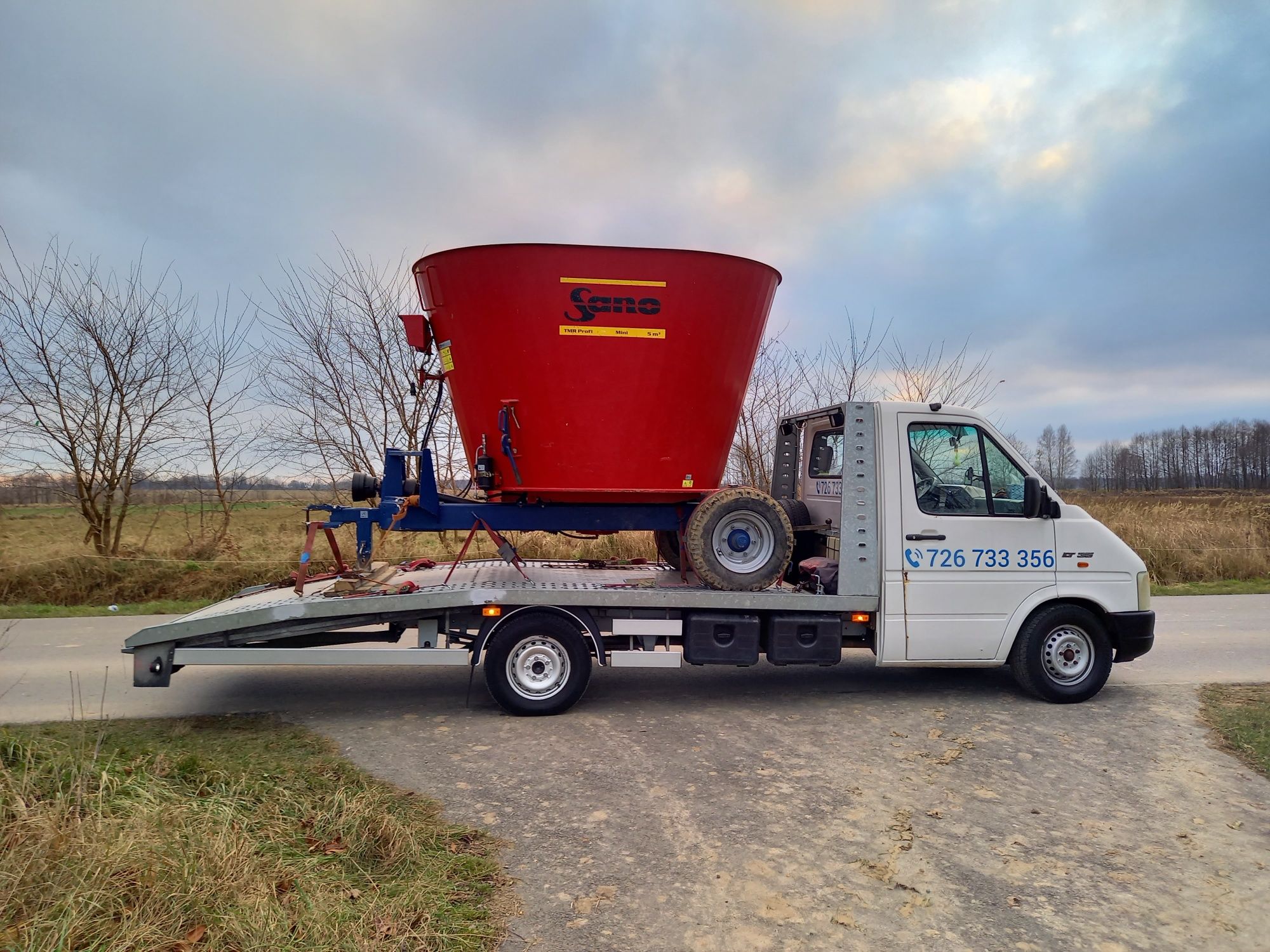 Autolaweta, laweta, transport Lubaczów Oleszyce Cieszanów pomoc, hol