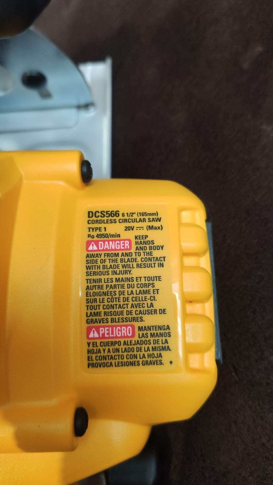 акумуляторна безщіткова циркулярна пила DEWALT DCS566 18V / 20 V США