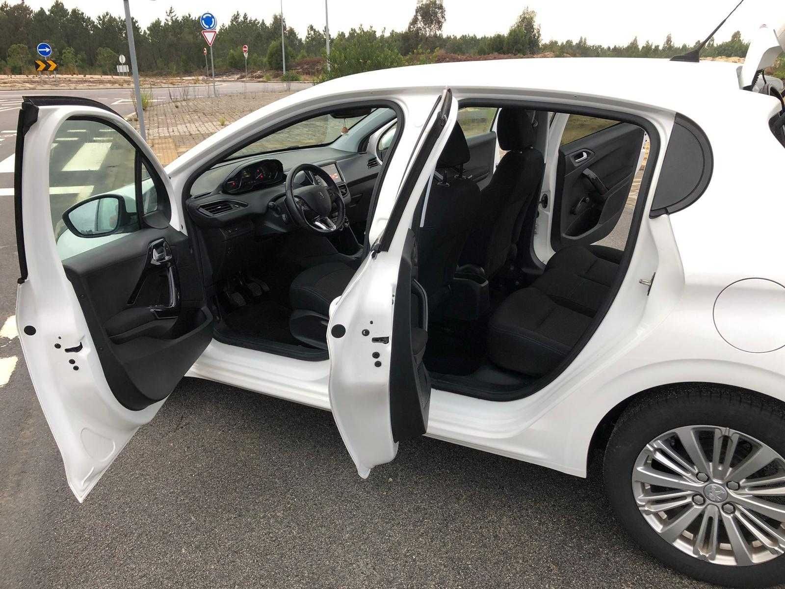 Peugeot 208 1.2 Signature, 1 Dono, Distrib mudada! Muito Boa Condição!