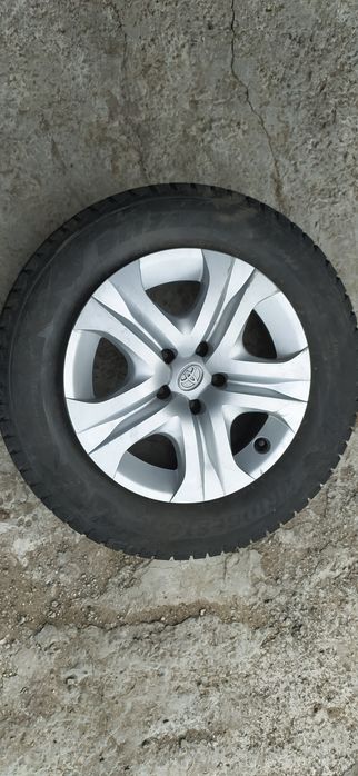 Продам зимние резину 225 65 17 на дисках  состояние новая