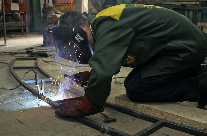 Зварювальник, зварювальні роботи, зварювання
