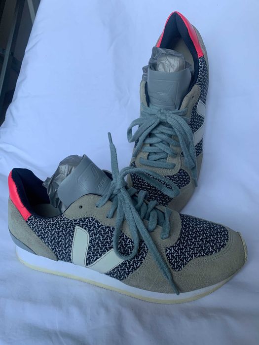 кросівки VEJA  р.40