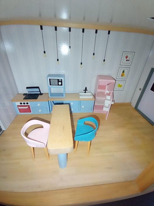 Casa  de bonecas de madeira + acessórios