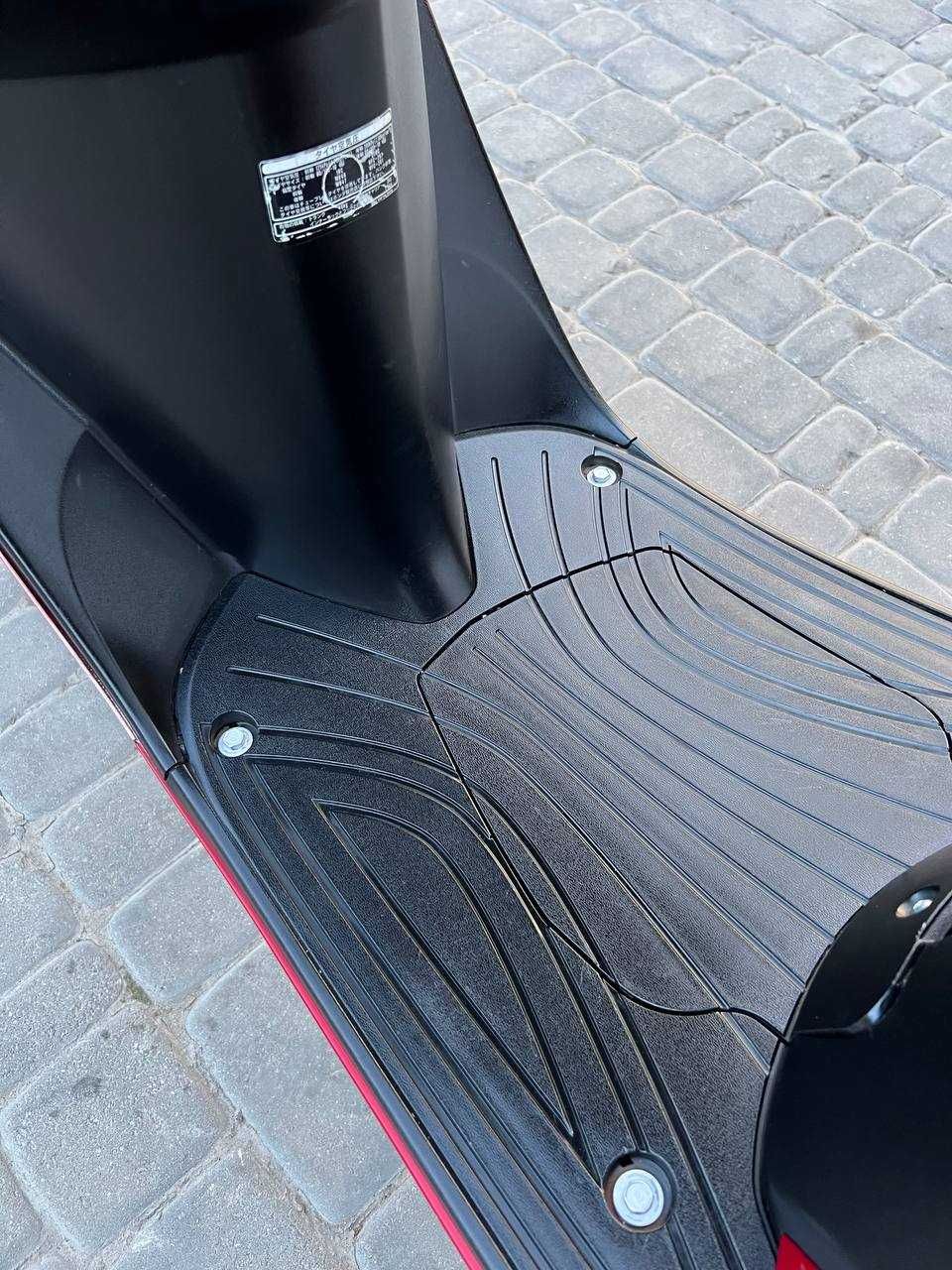 Скутер ІНЖЕКТОР Honda Dio AF 68 4-Т  тільки з КОНТЕЙНЕРА