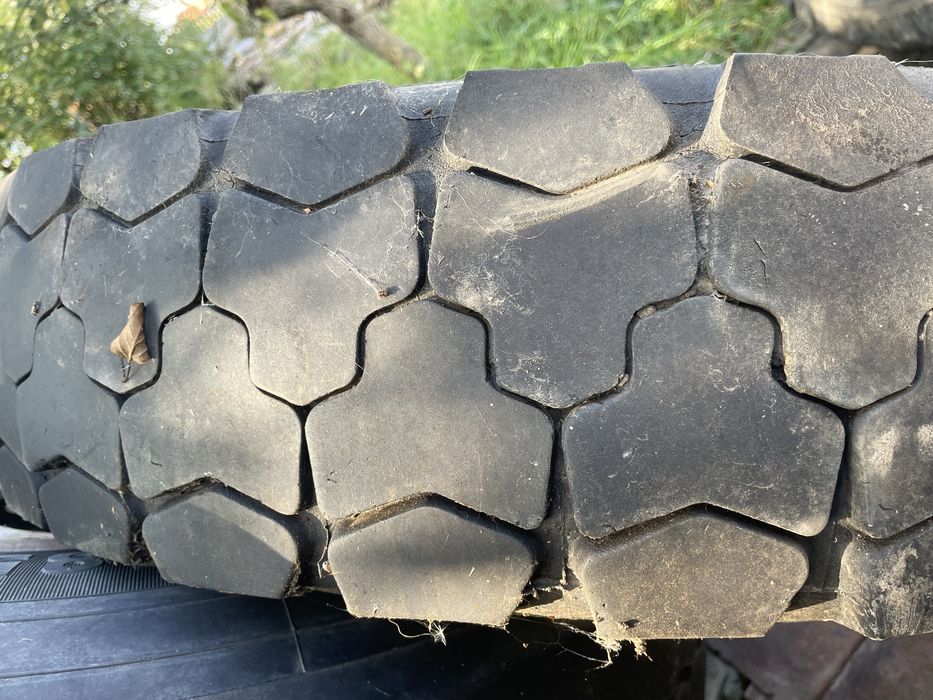 Резина газон 8,25 R20 гусина лапка