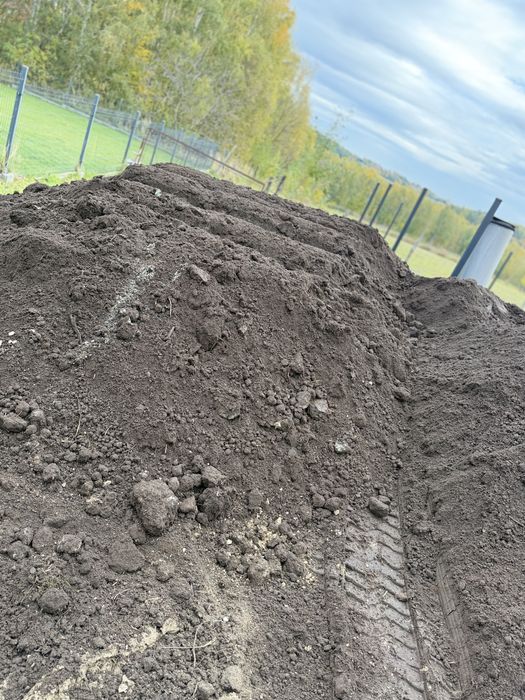 Ziemia na podniesienie terenu ogrodowa humus pod trawnik wywrotka