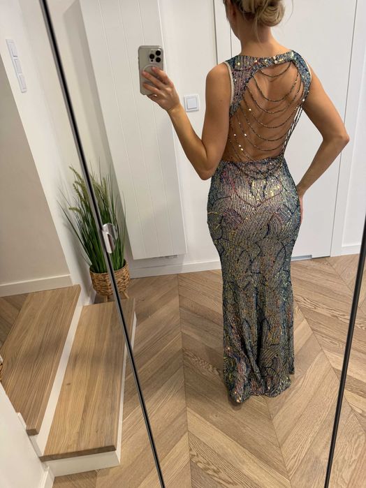 Cekinowa suknia rozmiar S