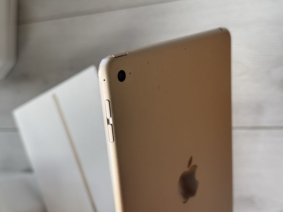 Продам ipad mini 4 неробочий, на запчастини
