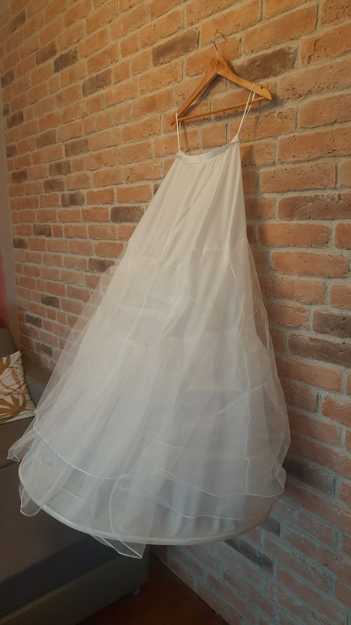 Suknia ślubna + halka z kołem 80 cm