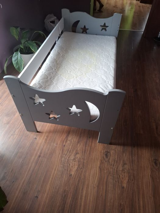 Łóżko dzieciece 140x70, z materacem i szuflada