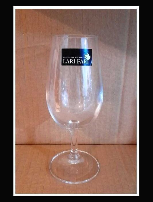 Copos de Vinho 'Lari Fari'
