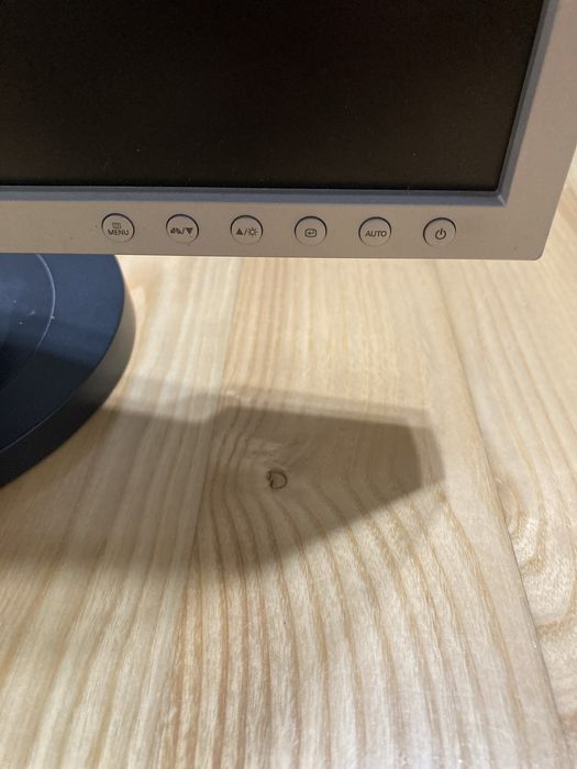 Monitor samsung syncMaster 920nw