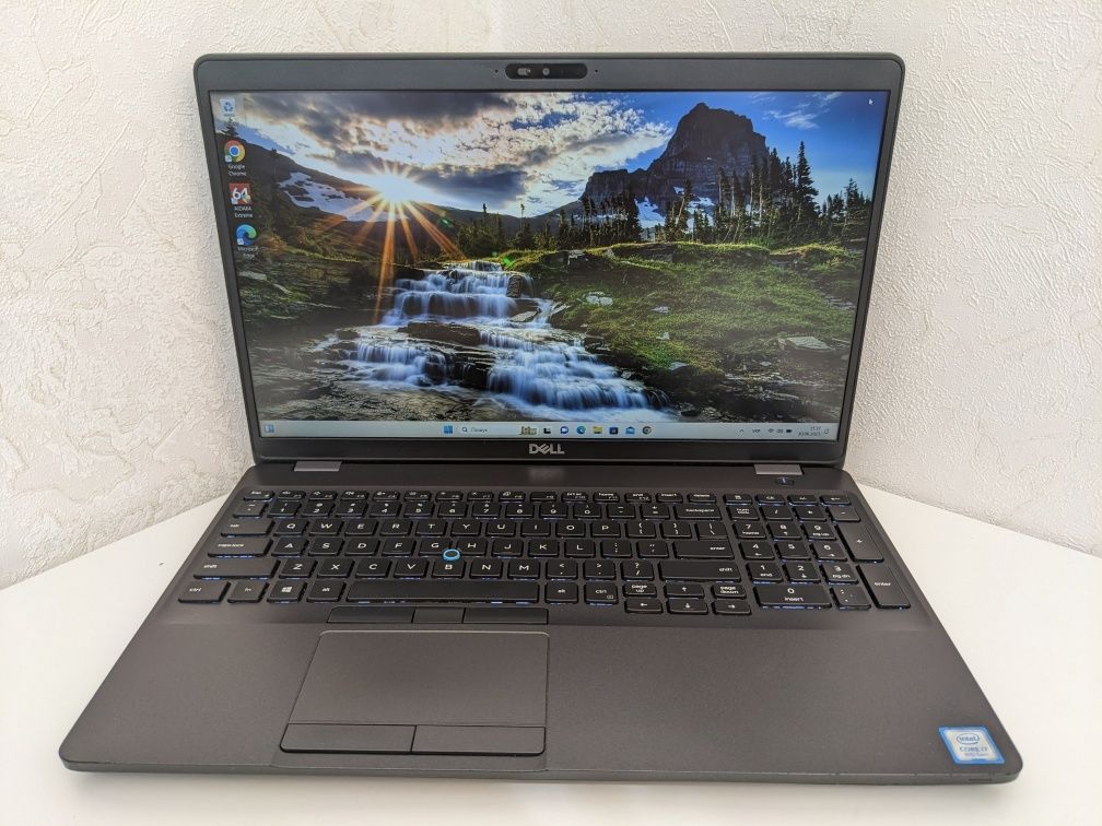 Потужний компактний ноутбук Dell Latitude 5500/15.6"IPS/16GB/SSD/i7-8g