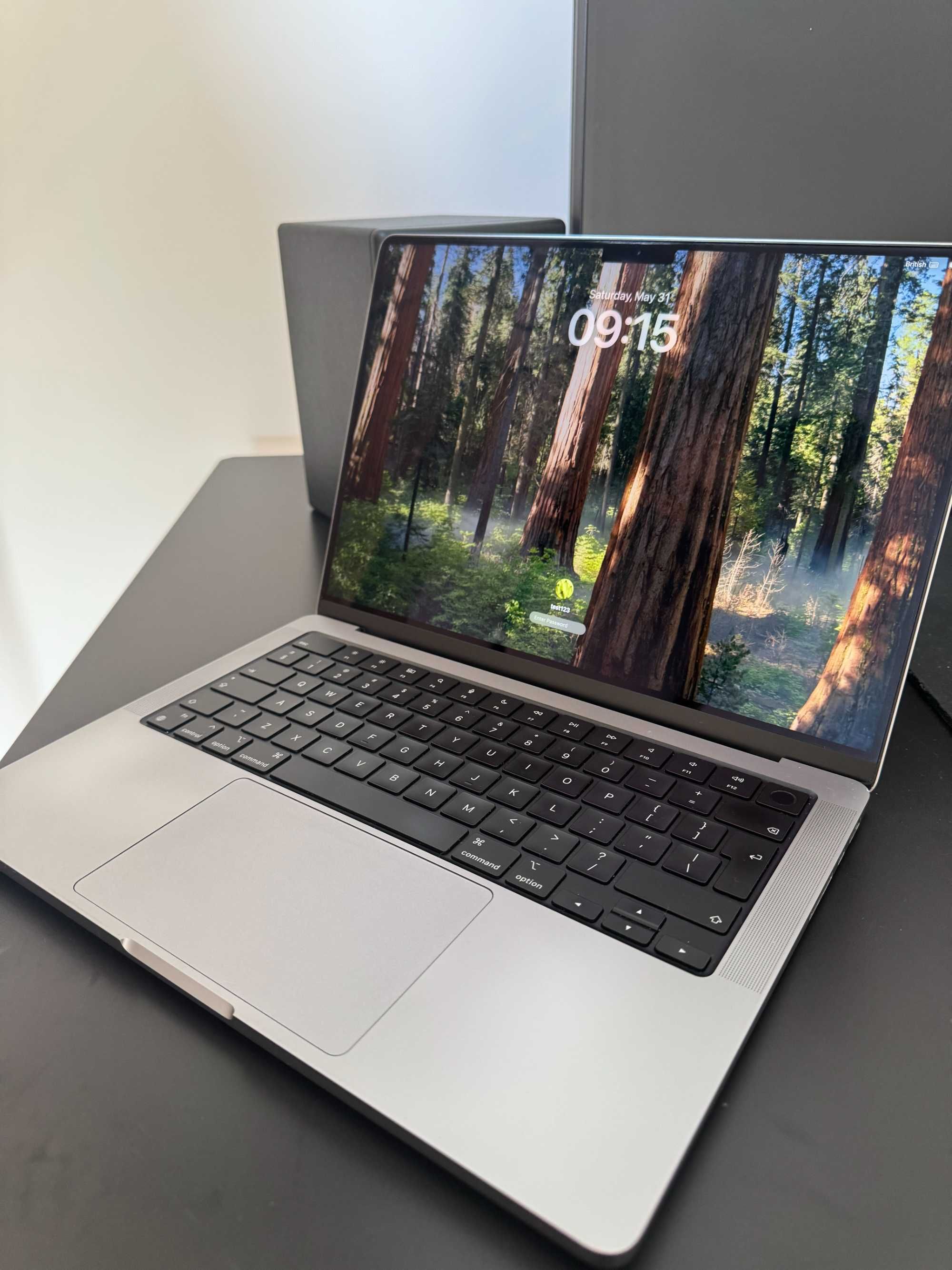 Apple MacBook Pro 14" M1 Pro (2021) – 16GB/512GB