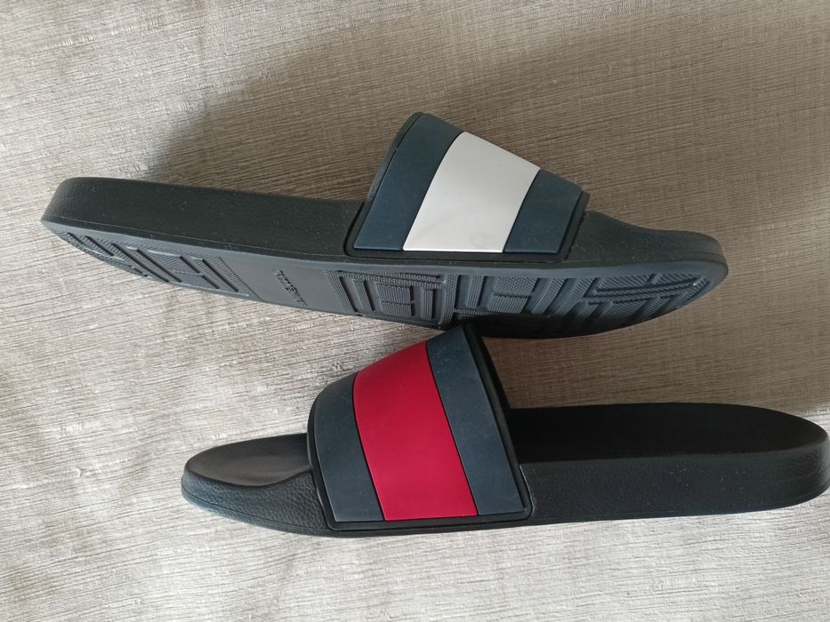 Klapki Tommy Hilfiger, rozm.45-46, długość 30.5 cm.