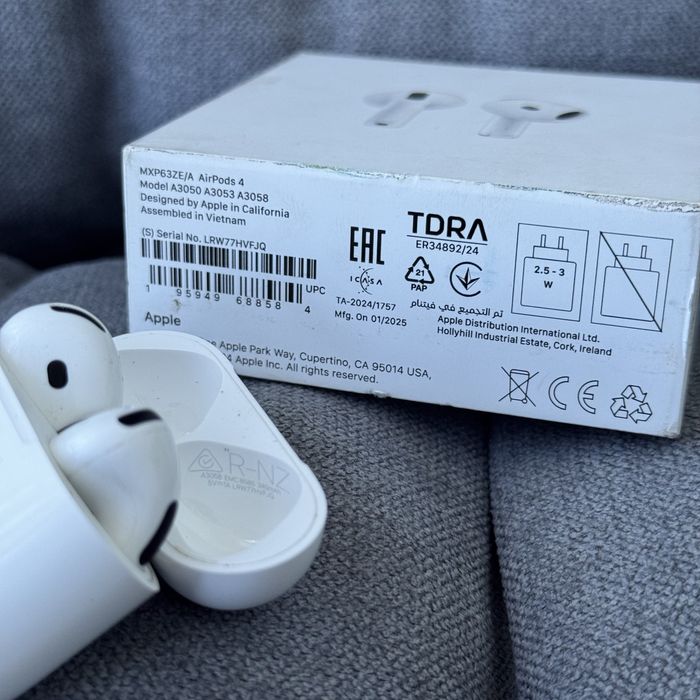 Apple airpods 4  2025