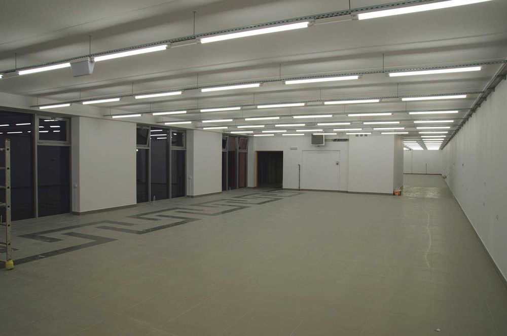 Do wynajęcia lokal handlowy 450 m2