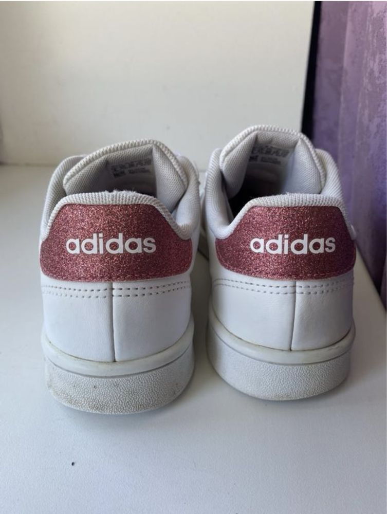 Кросівки adidas 36 р