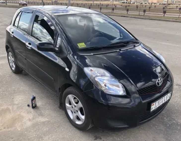 Ветровики вставные Toyota Yaris 2006-2011 новые моделные Heko Team 4шт