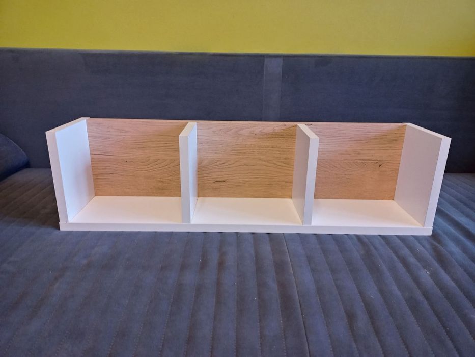 Półka na ścianę 70 cm