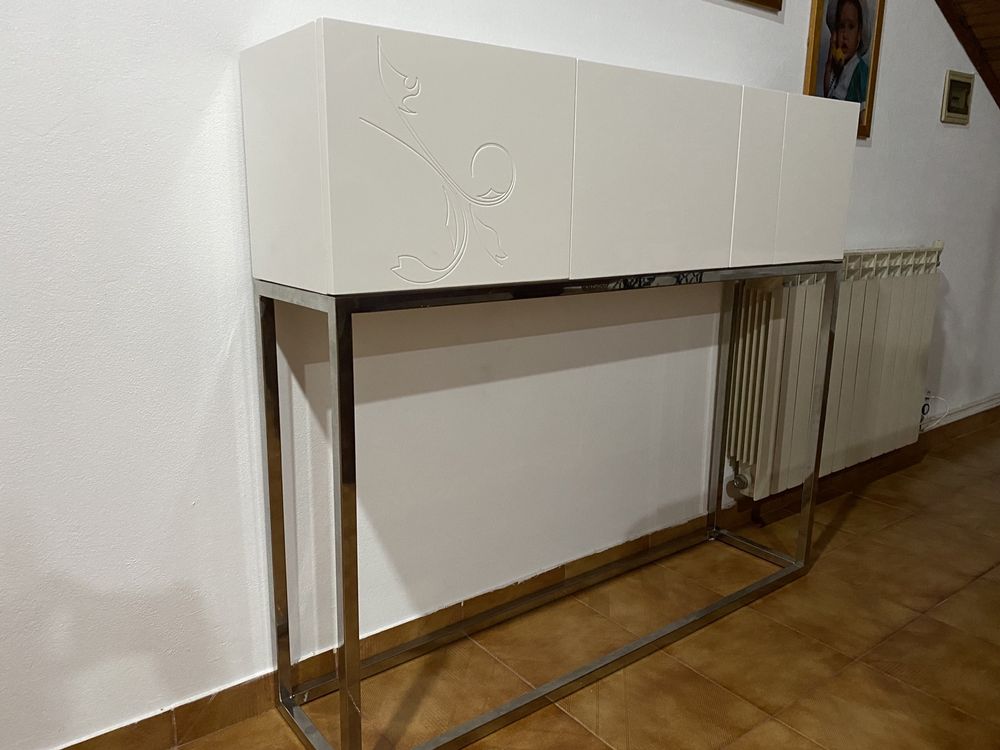 Movel branco como novo