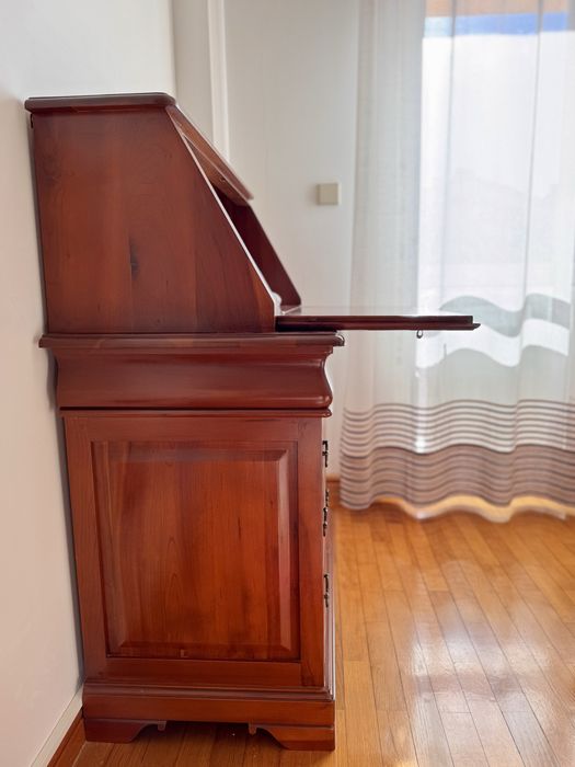 Mobiliário de Quarto de Solteiro – Madeira Cerejeira