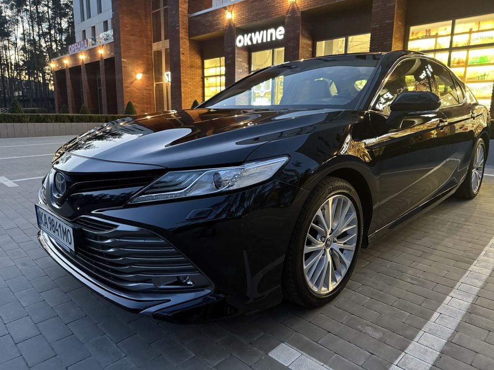 Продам Toyota Camry 2020  Hybrid