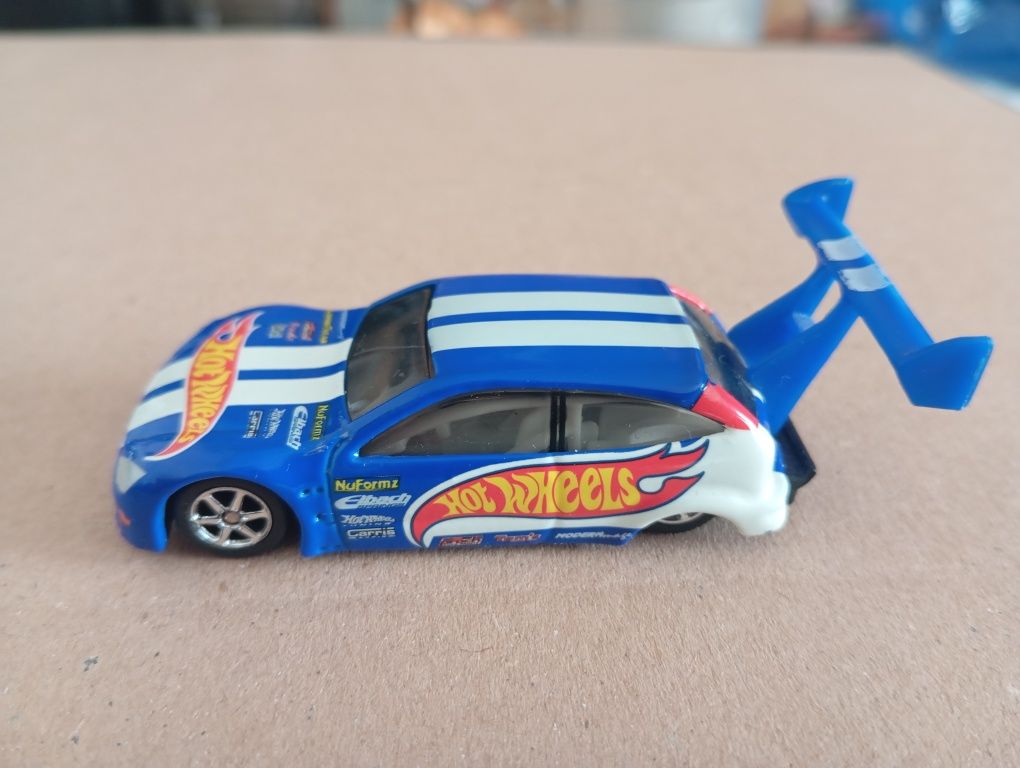 Unikat 100% hot wheels ford focus