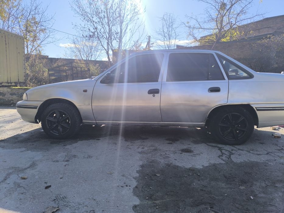 Автомобіль Део Нексія