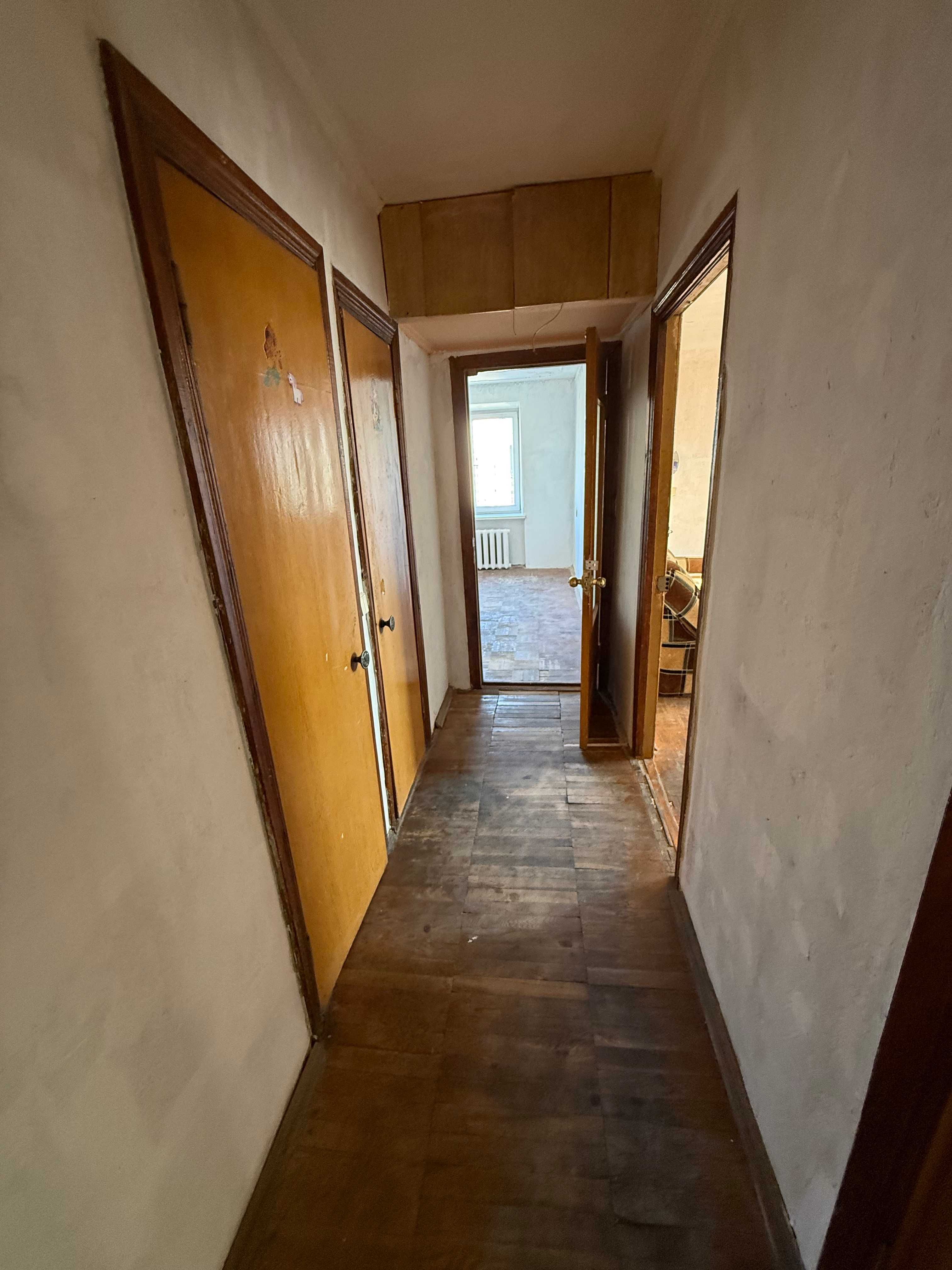 Продается 3-х комнатна раздельна квартира, Метро Вырлица,ул.Руднева 34