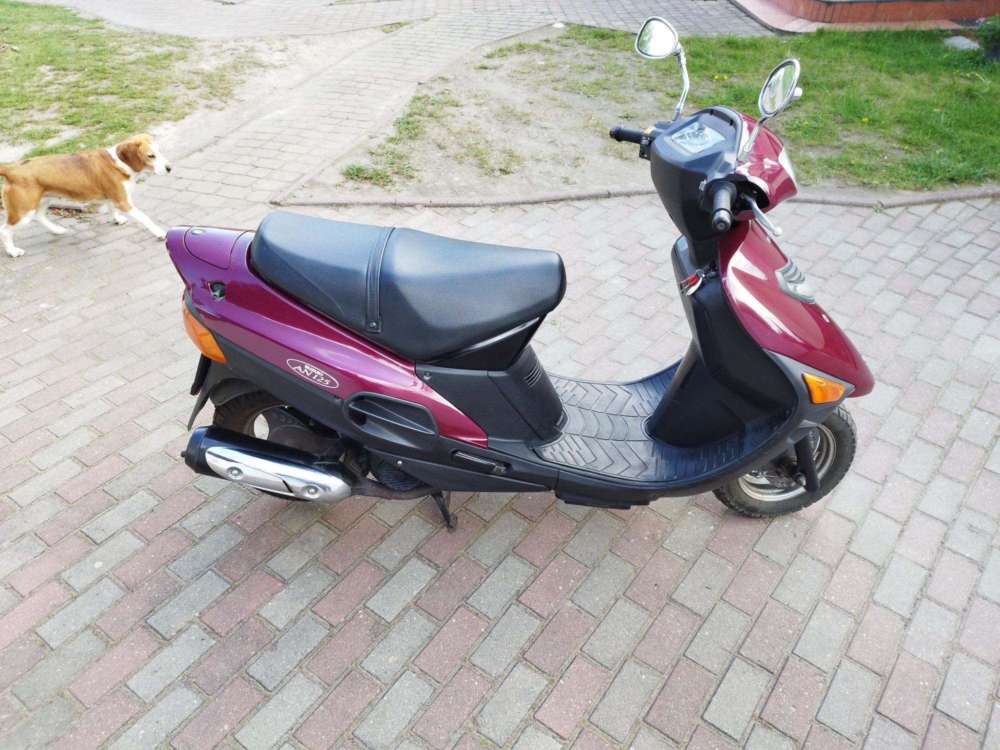 Skuter Suzuki AN 125 na kat B.