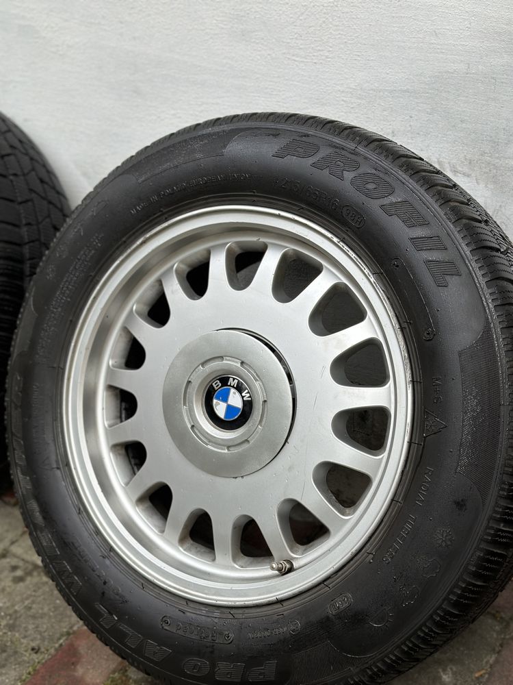 Оригінальні диски BMW R16 з зимовою резиною 215/65/16