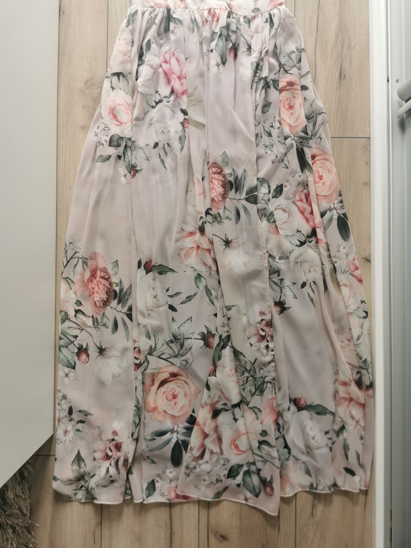 Długa sukienka z rozporkiem szara kwiaty 34