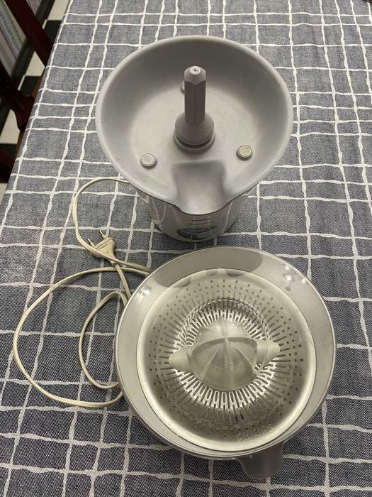 Соковыжималка для цитрусовых (цитрус-пресс) Philips Essence