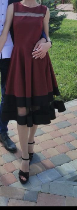 Плаття/сукня святкова бордовий колір 42 розмір